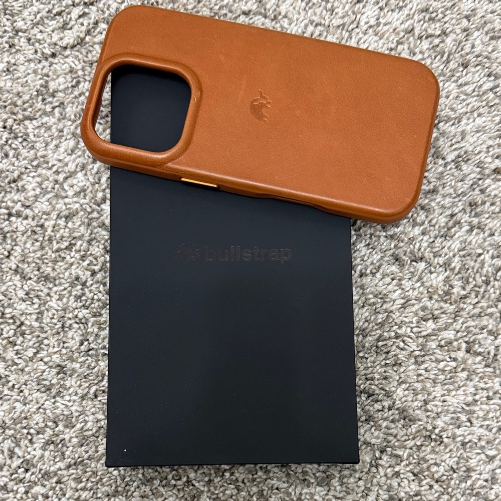 Bullstrap iPhone 16 Pro MagSafe Leather Flex Phone Case